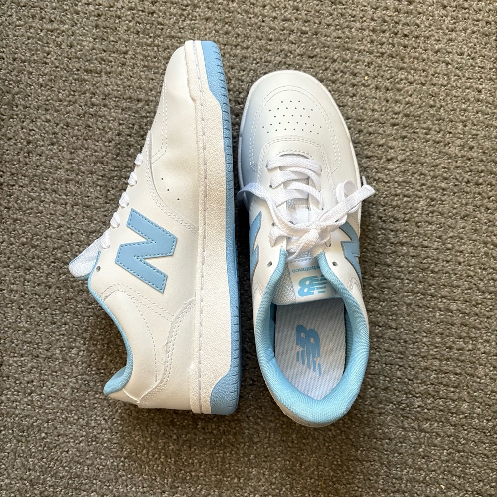 New Balance Men's Sneakers in White and Light Blue